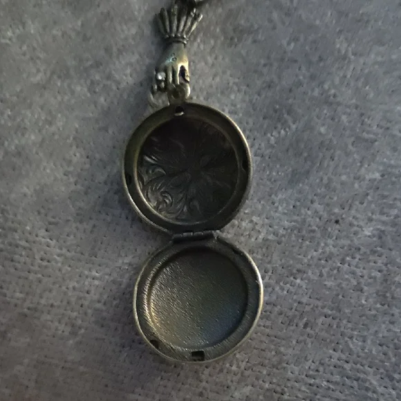 Sweet Romance Goldtone and Black Pendant Necklace - Picture 3 of 3